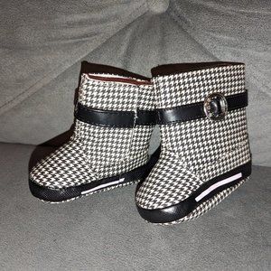 Brand New without Tag. Baby Rain Boots Size 2